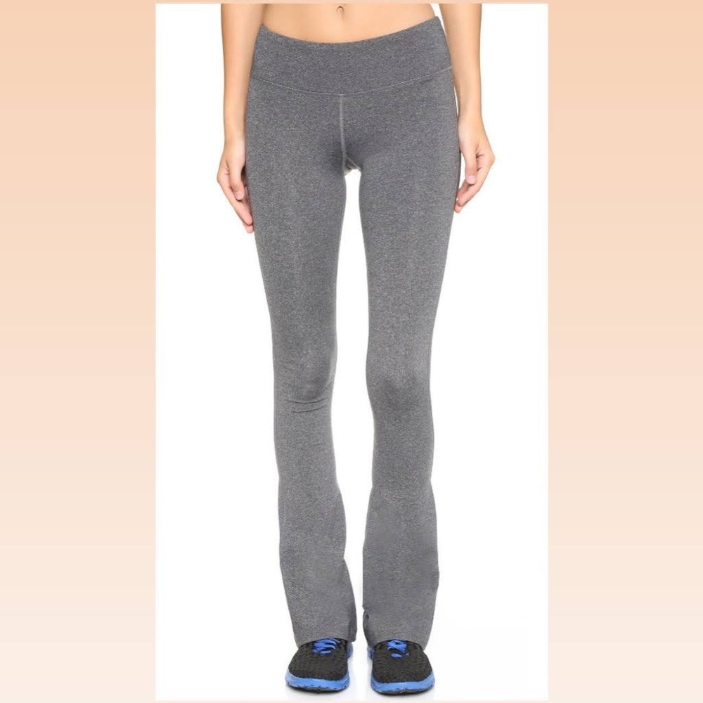 SPLITS 59 Raquel Mid Rise Flare Leggings. Charcoal Gray Size Medium
